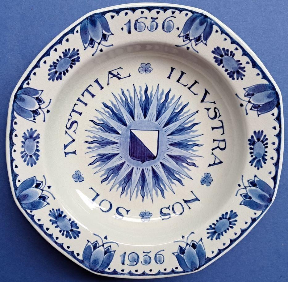 Porceleyne Fles 1936 300jr Universiteit Utrecht 8-hoek (T-30, Ophalen of Verzenden