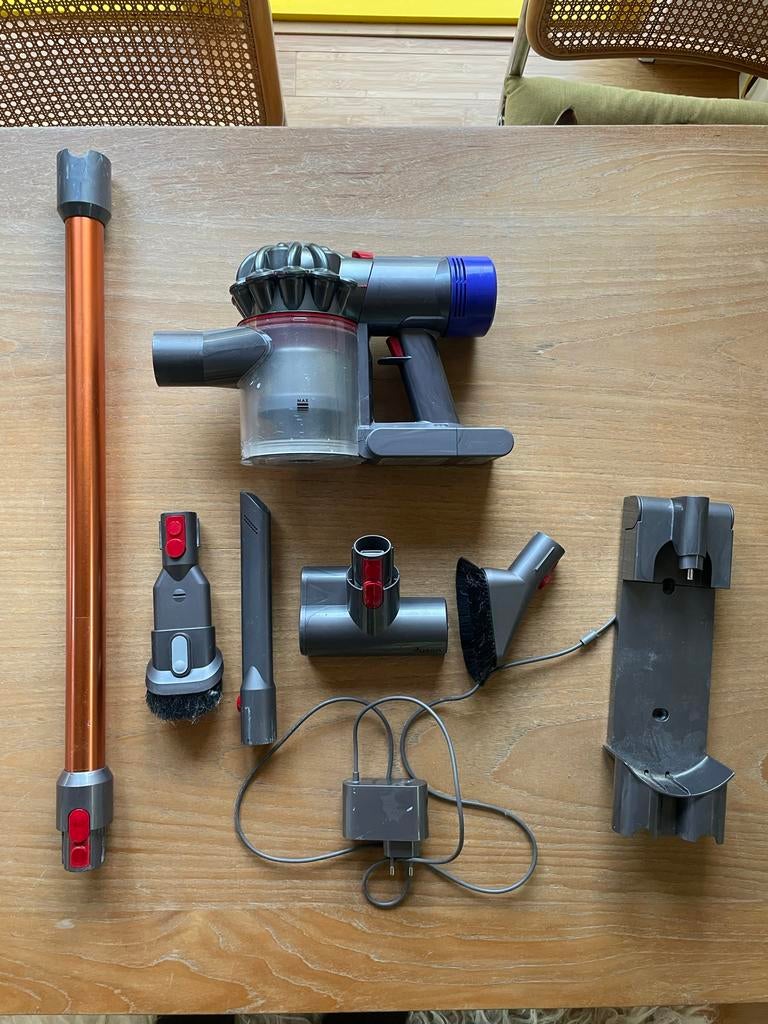 Dyson SV10 Steelstofzuiger met accessoires, Gebruikt, Draadloos, Ophalen of Verzenden, Dyson