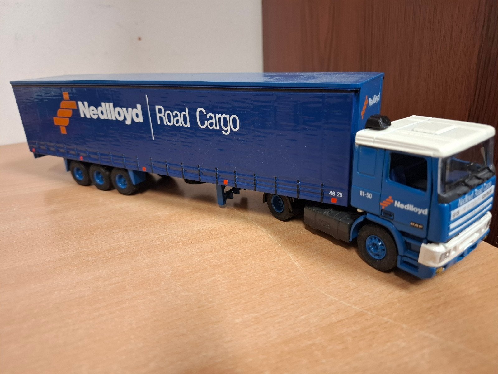 Daf 95 Nedlloyd road cargo   Tekno 1;50, Ophalen of Verzenden, Zo goed als nieuw, Bus of Vrachtwagen, Tekno