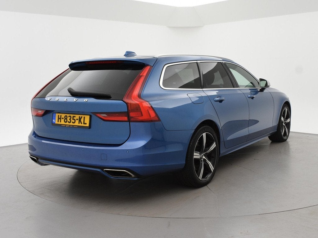 Volvo V90 2.0 T8 AWD 390 PK R-DESIGN + BOWERS & WILKINS | HE, Auto's, Volvo, Stof, Euro 6, 4 cilinders, Blauw