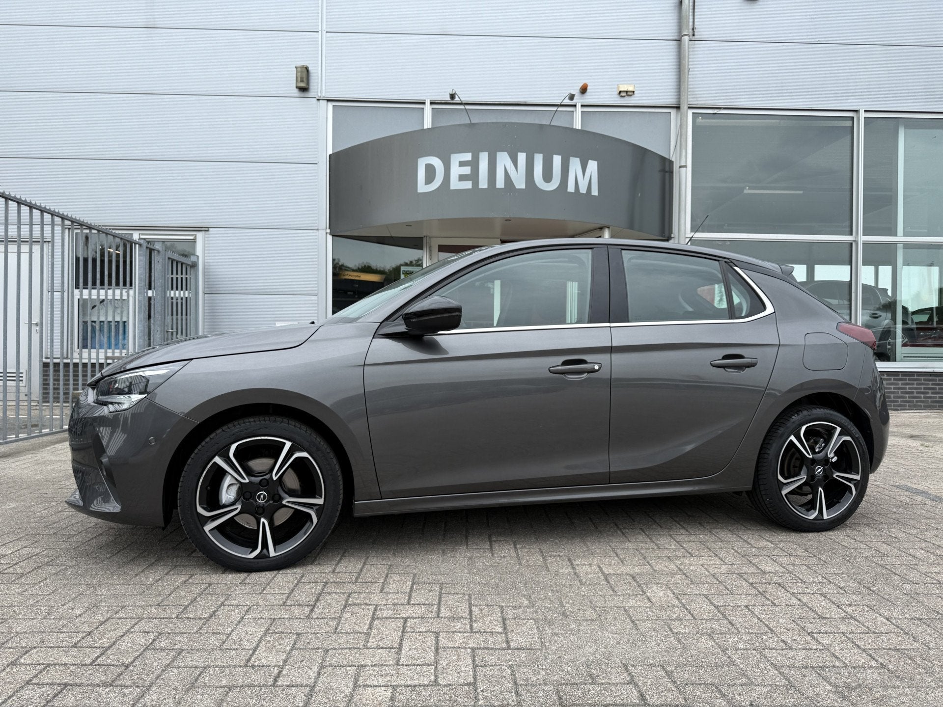 Opel Corsa 1.2 5-deurs Elegance Panoramadak, Navigatie Comfi, Auto's, Opel, 12 maanden, 49 €/maand, Origineel Nederlands, Handgeschakeld