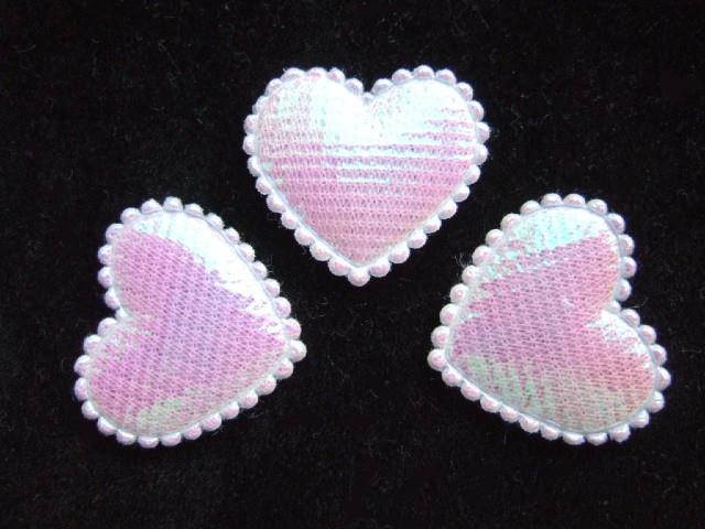 OPRUIMING ~ Klein wit hartje met roze glans ~ 2 cm, -, Nieuw, Ophalen of Verzenden, Overige materialen