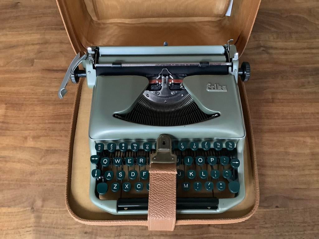 Vintage Erika 11 draagbare typemachine, verzamelaarsitem, Diversen, Typemachines, Ophalen, Zo goed als nieuw