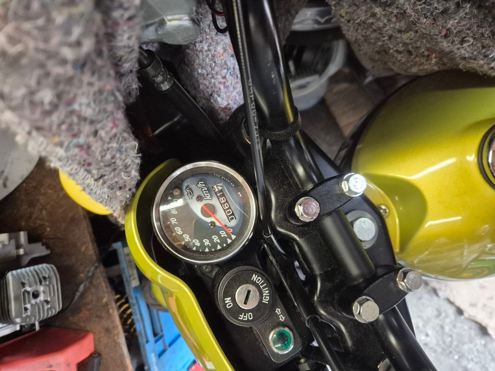 Suzuki streetmagic (street magic) buitenlandse papier 700km, Ophalen, Maximaal 45 km/u, Zo goed als nieuw, Benzine