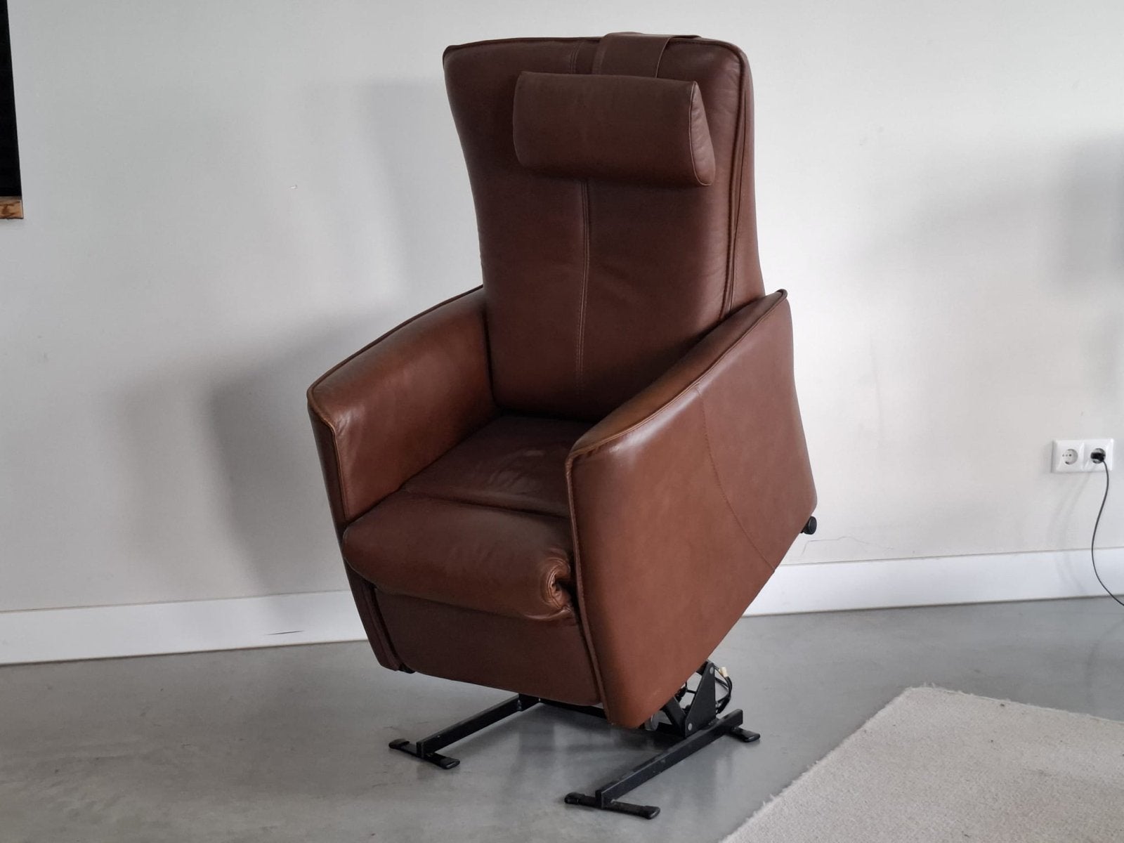 Prominent Romeo Sta-opstoel – Extra Small – Cognac Leer