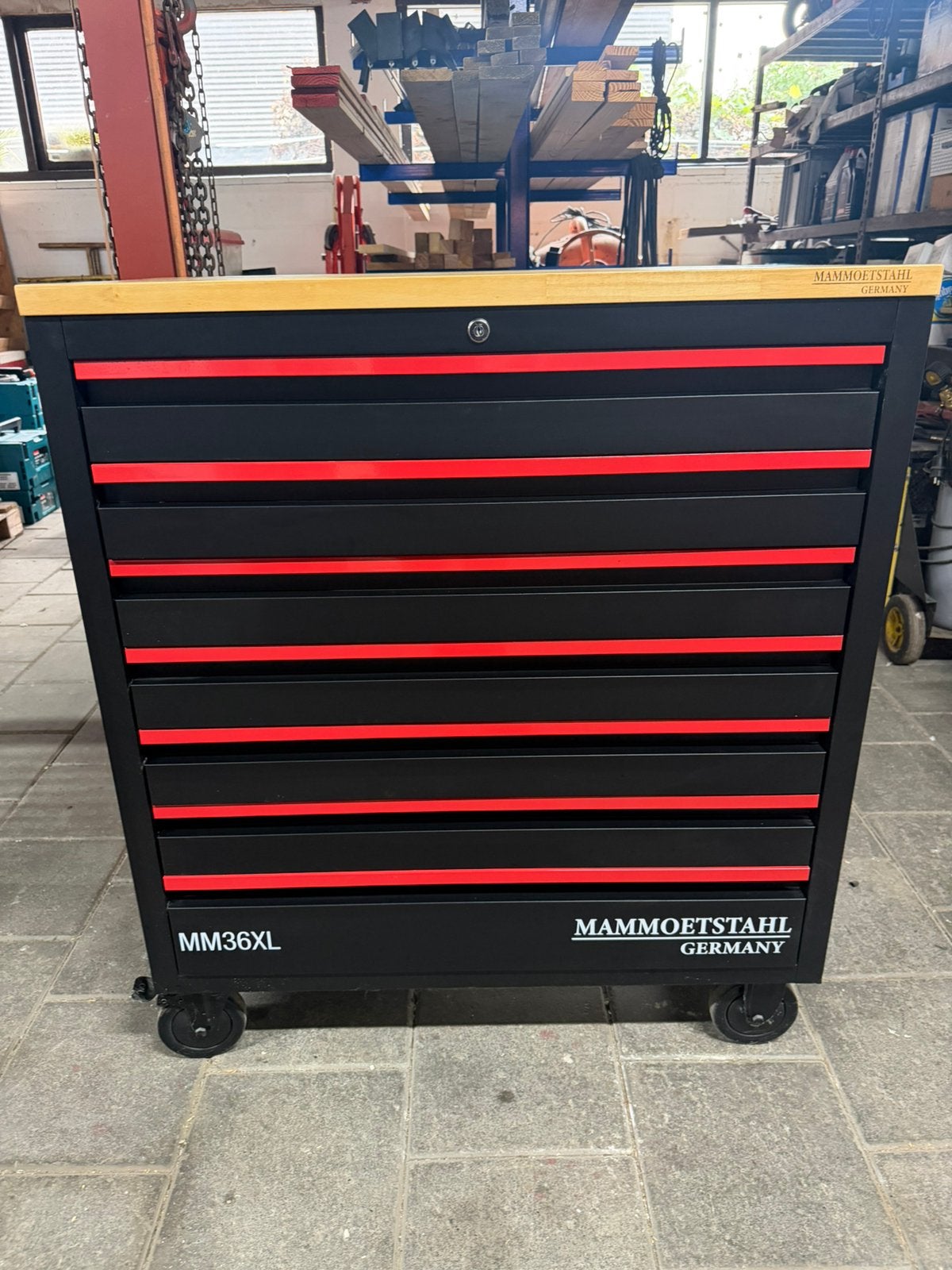 Nieuwe gevulde gereedschapswagen, Ophalen, Zo goed als nieuw