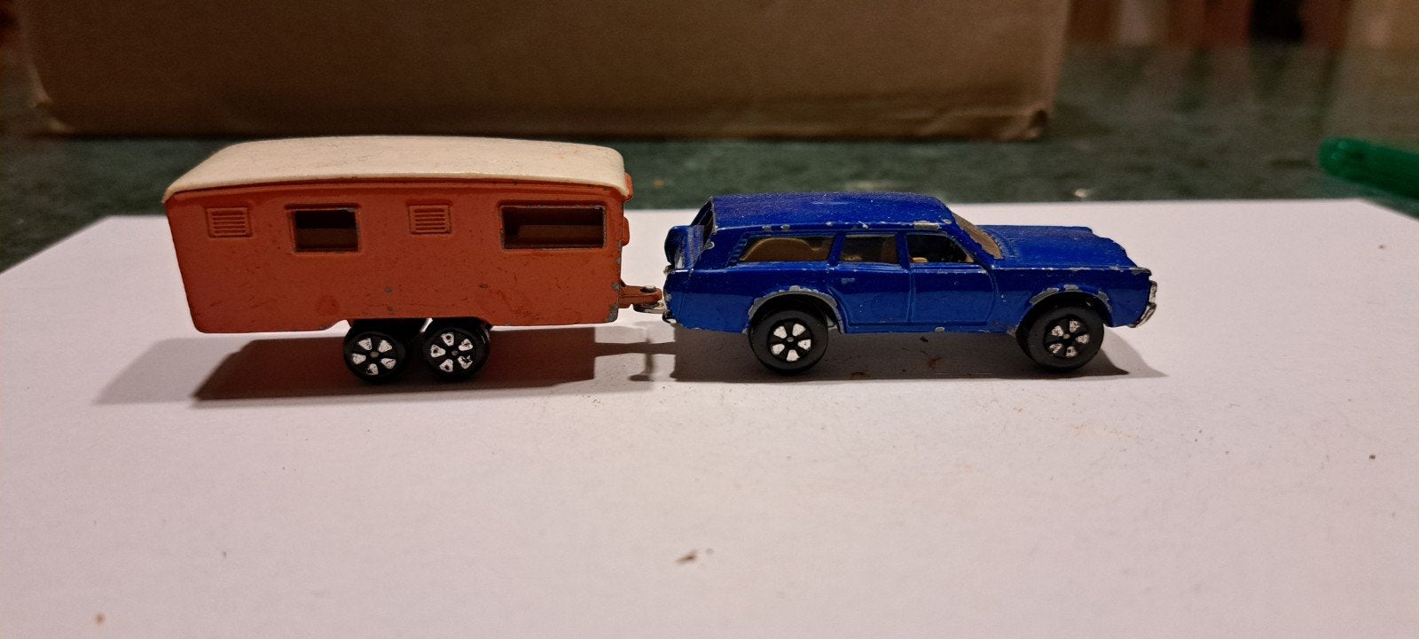 mercury + camper 1:60, Hobby en Vrije tijd, Ophalen of Verzenden, Auto