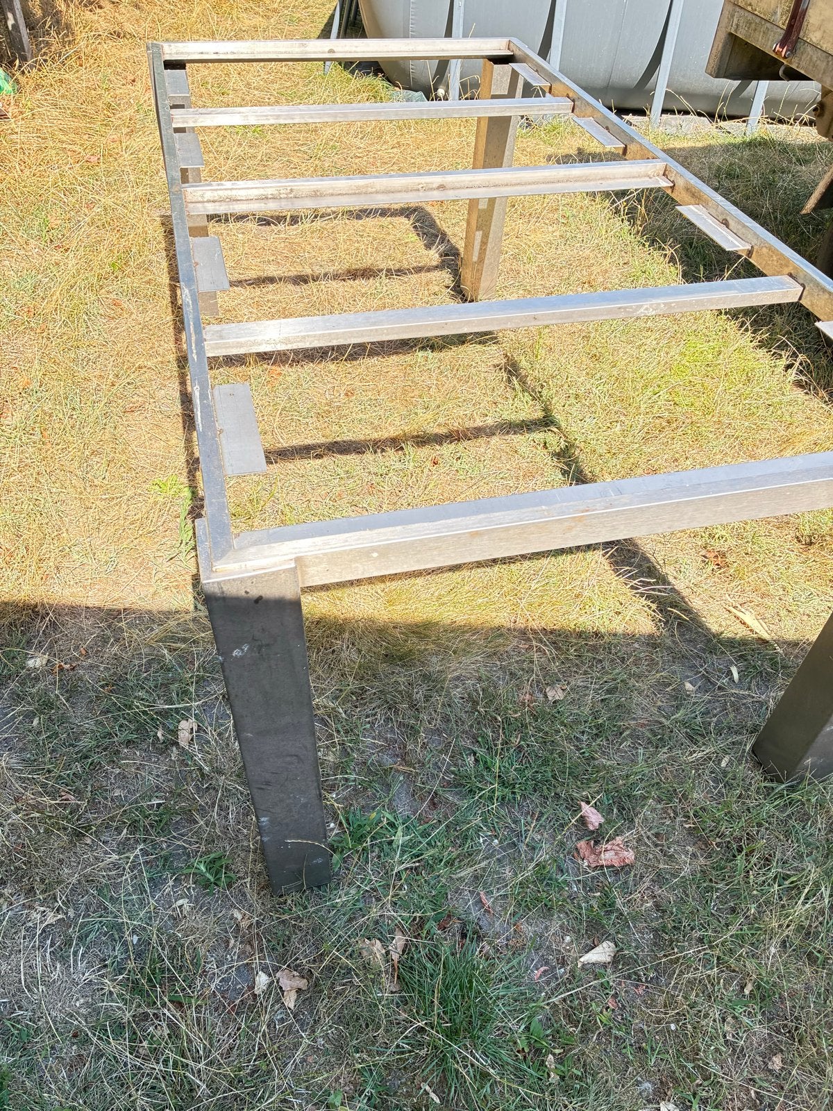 Stevig metalen onderstel voor tafel of werkbank, Huis en Inrichting, Ophalen, Tafelpoot, Gebruikt, 200 cm of meer