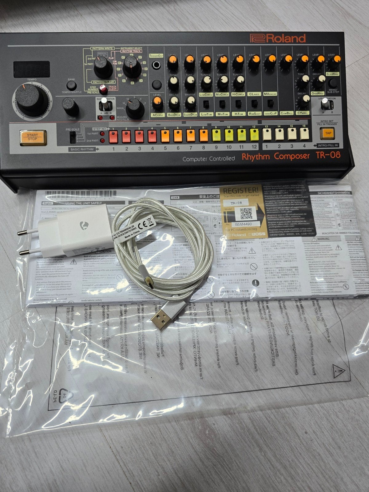Roland TR-08 Rhythm Composer – ZGAN (Slechts 10 uur gebruikt, Ophalen of Verzenden, Zo goed als nieuw, Roland