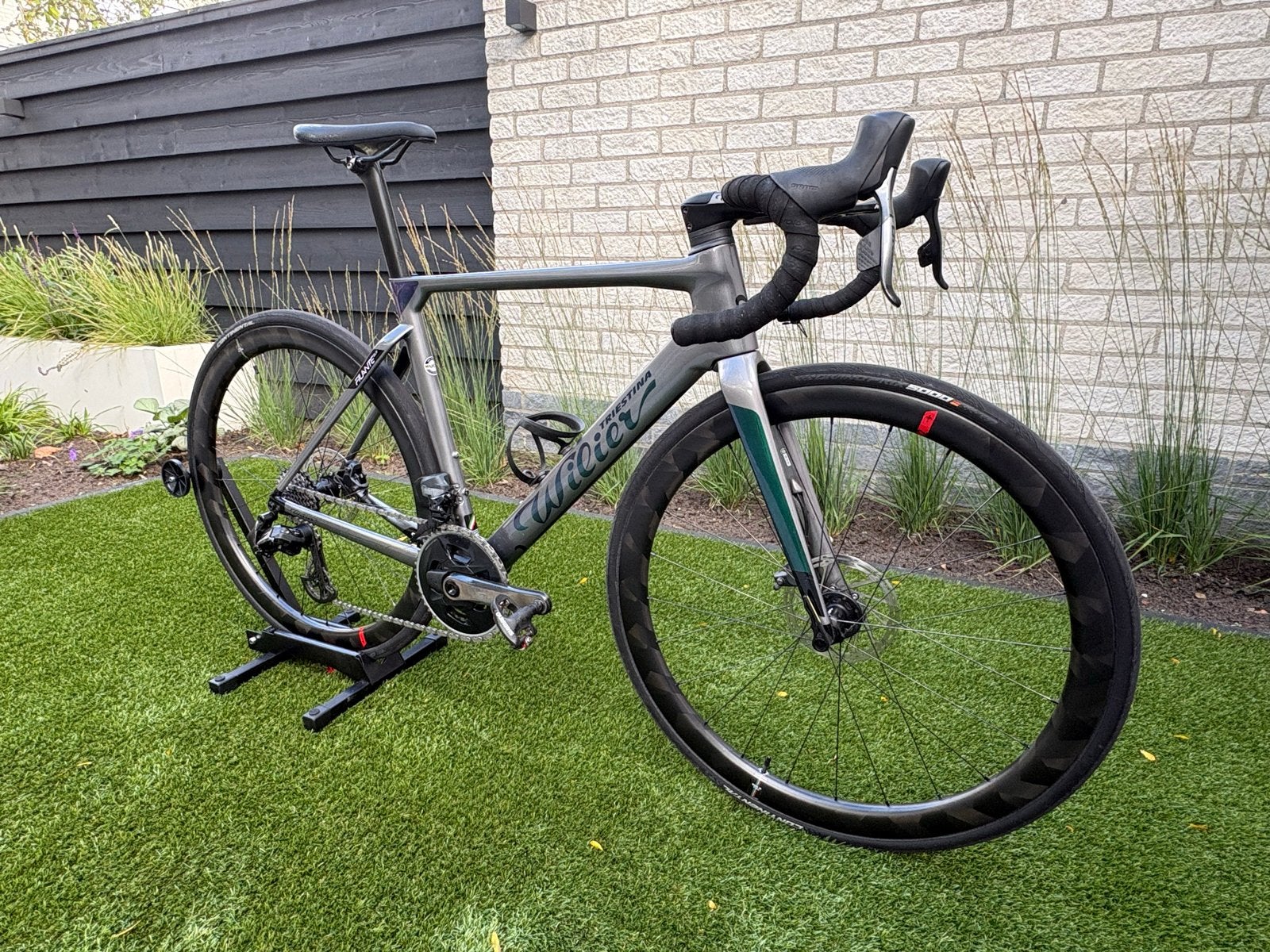 Wilier Fliante SLR - SRAM Force AXS incl Powermeter, 28 inch, Zo goed als nieuw, Meer dan 20 versnellingen, Schijfrem