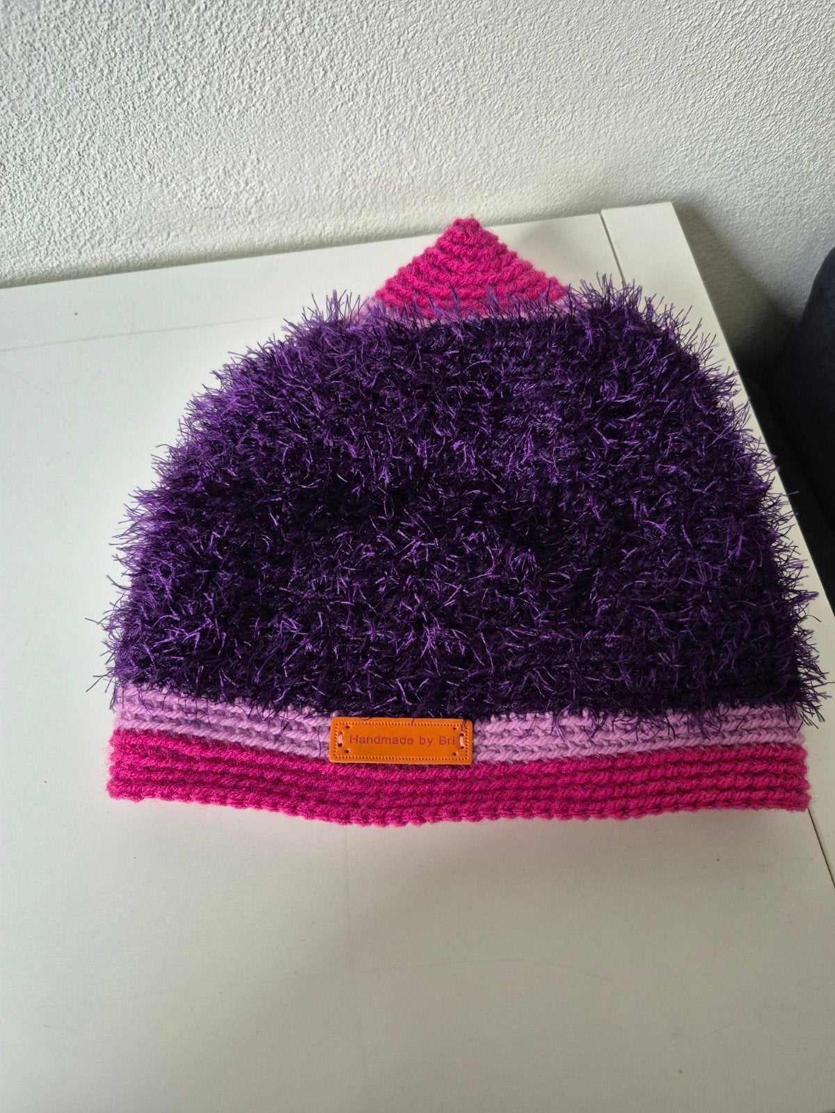 Handgehaakte "harige" muts, Ophalen of Verzenden, Nieuw, Maat 38/40 (M), Muts