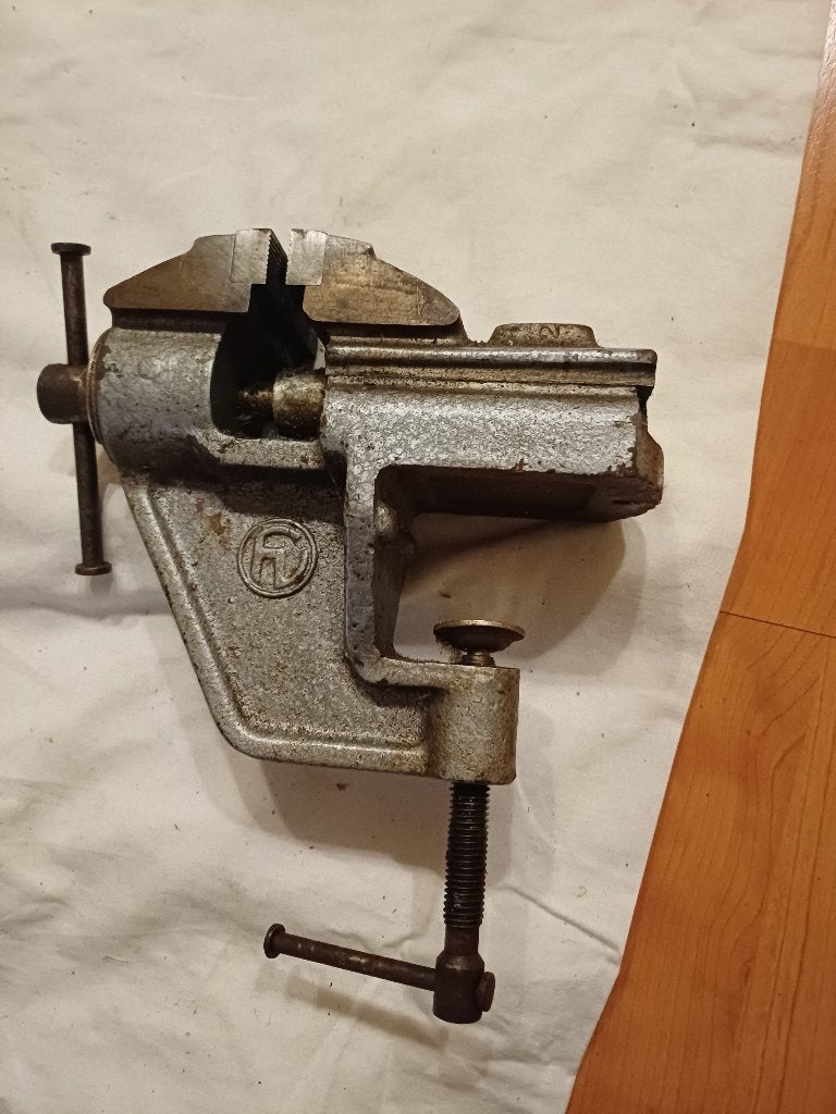 FEG 60 mini bankschroef met geïntegreerde tafelklem, Ophalen of Verzenden, Gebruikt