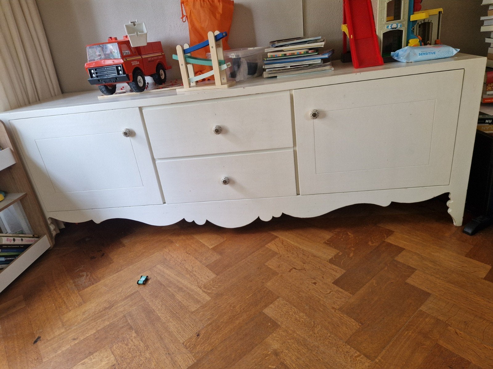 Wit dressoir met lades en deuren, Ophalen, Gebruikt, Met lade(s), 150 tot 200 cm