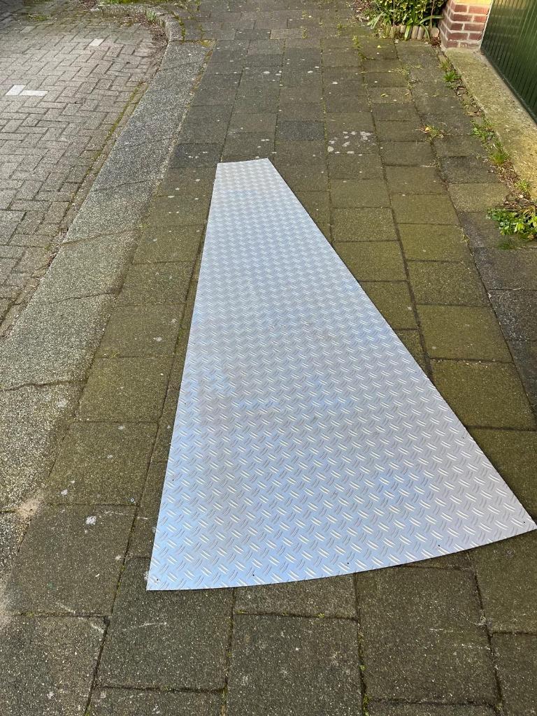 Aluminium traanplaat dikte 2,5/4 mm - ca. 1,2 m2 per plaat, Ophalen, Gebruikt, Aluminium