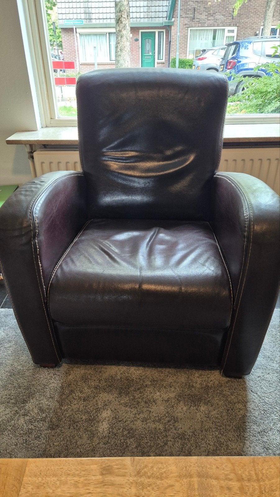 Klassieke donkerbruine leren armstoel / clubfauteuil, Huis en Inrichting, Ophalen, Gebruikt, 50 tot 75 cm, Leer
