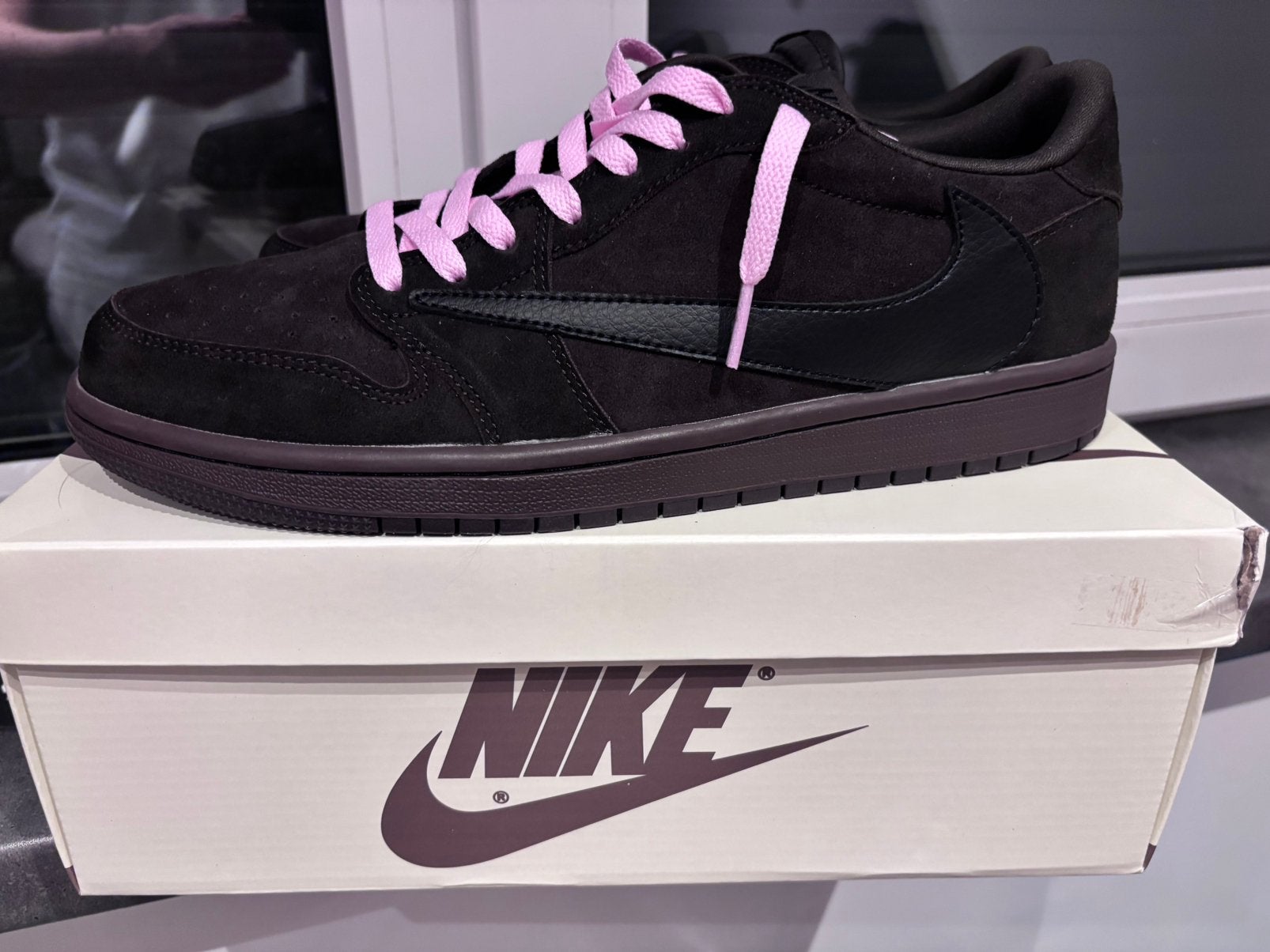 Travis scott bruin, Bruin, Verzenden, Sneakers of Gympen, Zo goed als nieuw