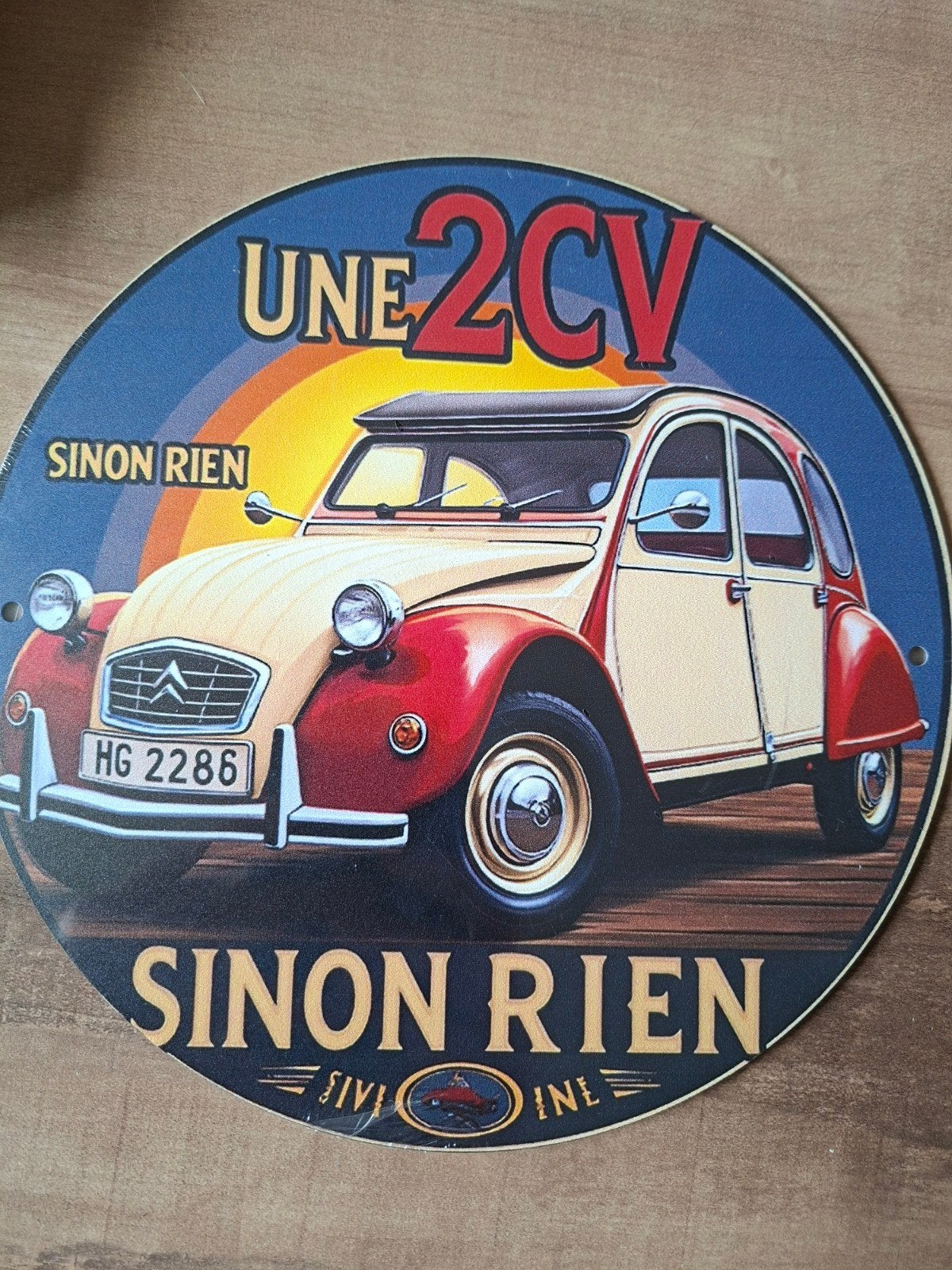 Metalen bord 20 cm - Citroën 2CV 'Une 2CV Sinon Rien', Huis en Inrichting, Vintage, Meerkleurig, Nieuw, Ophalen of Verzenden