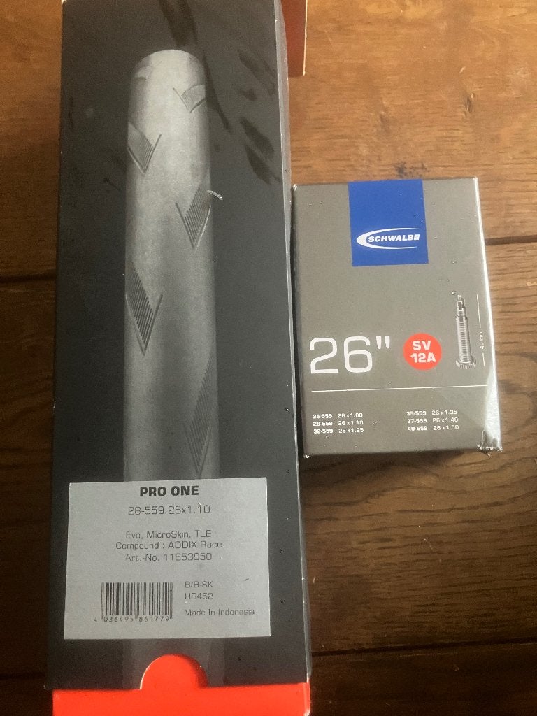 Koopje smalle snelle slicks 26 inch Pro One Schwalbe, Diversen, Rolstoelen, Ophalen of Verzenden, Nieuw, Handbewogen rolstoel