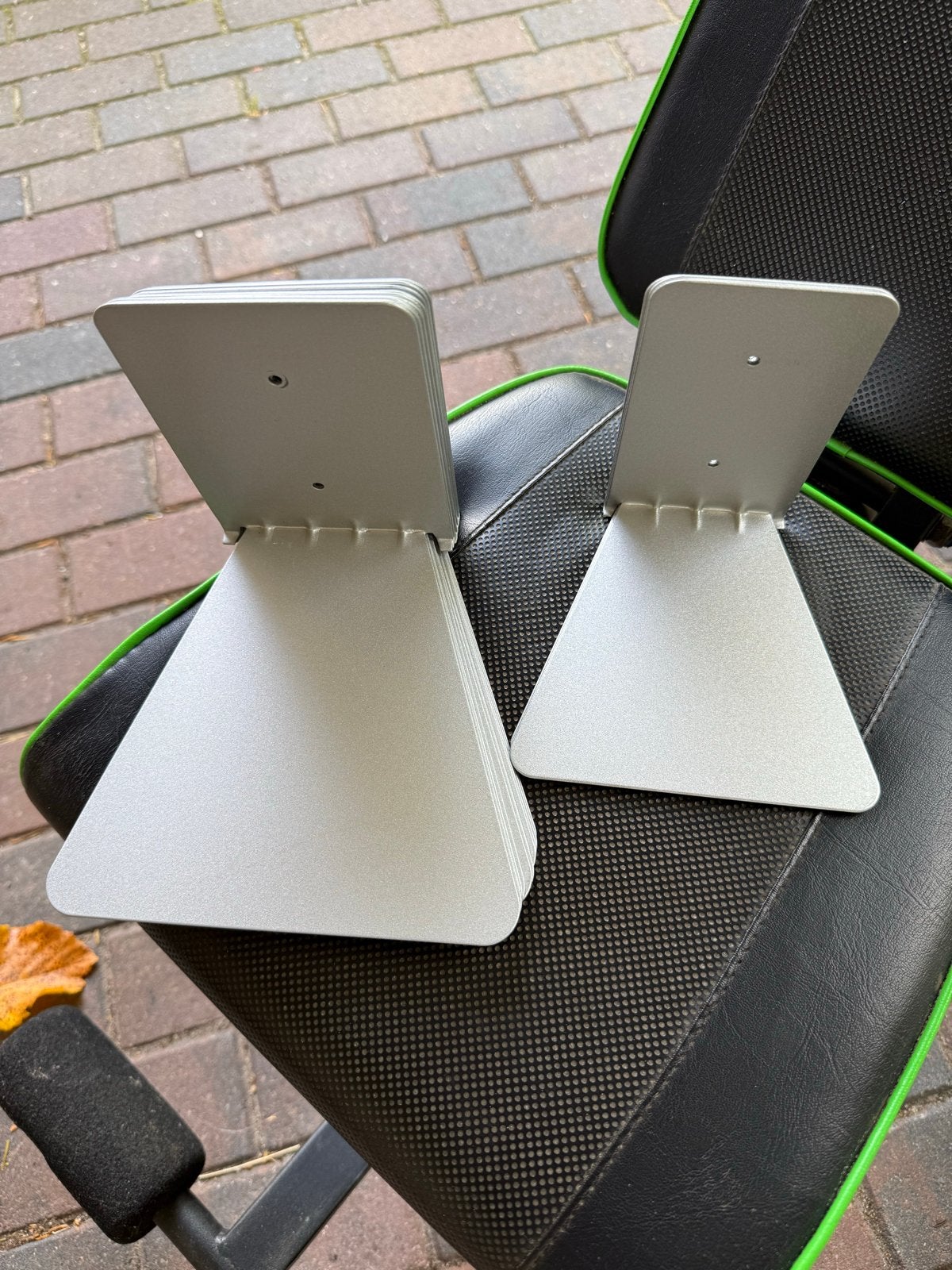 Set van 15 aluminium onzichtbare boekensteunen, Ophalen, Zo goed als nieuw