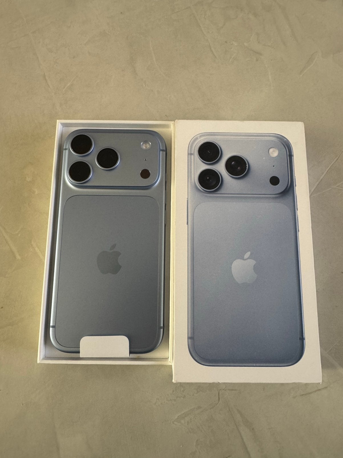 iPhone 18 Pro Blue 1TB INRUIL MOGELIJK, Telecommunicatie, Blauw, 1 TB, Ophalen of Verzenden, Zo goed als nieuw
