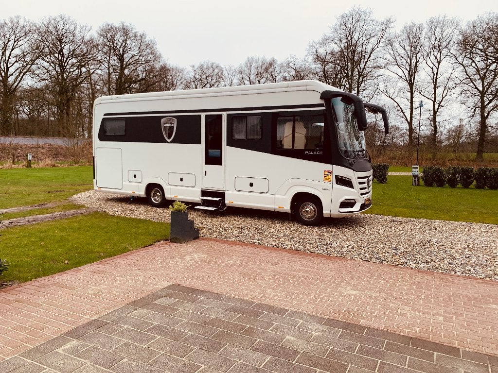Morelo Palace 85L, Chemisch toilet, Diesel, Kluisje, 8 tot 9 meter