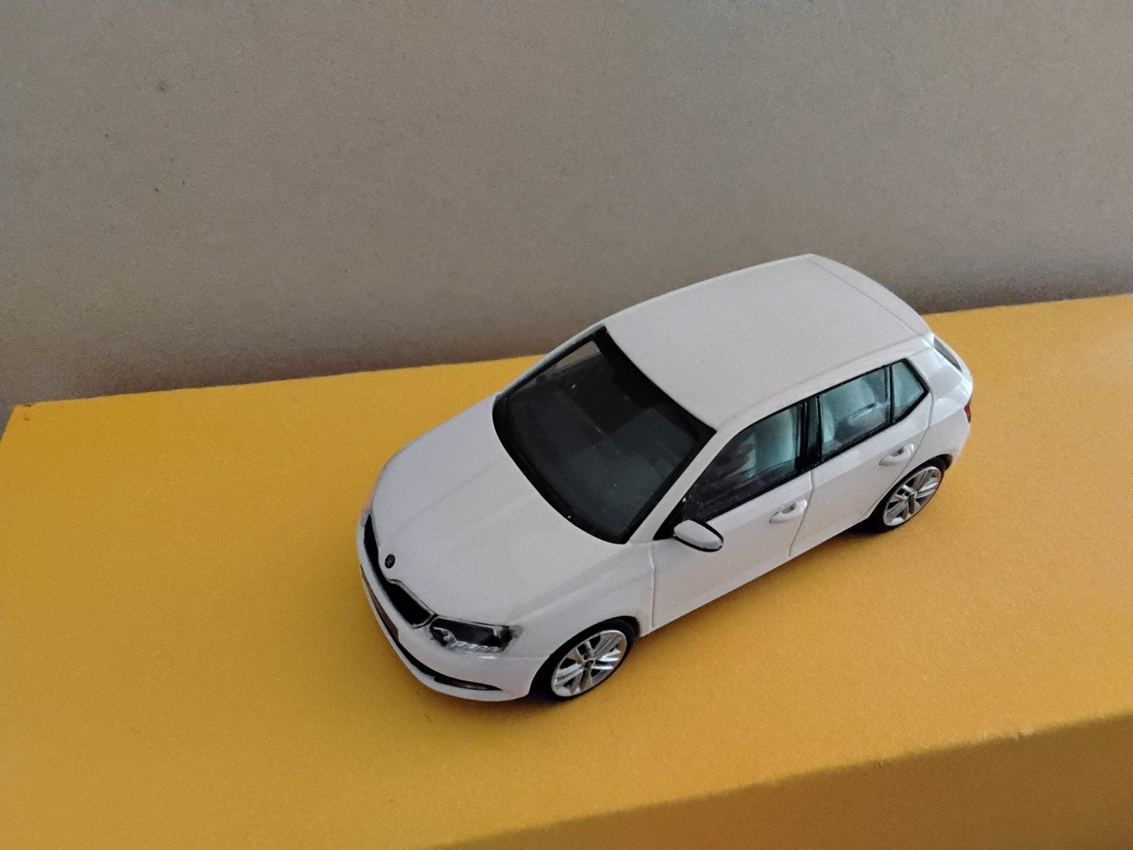 SKODA  FABIA   HATCHBACKN   1:43, Ophalen of Verzenden, Auto