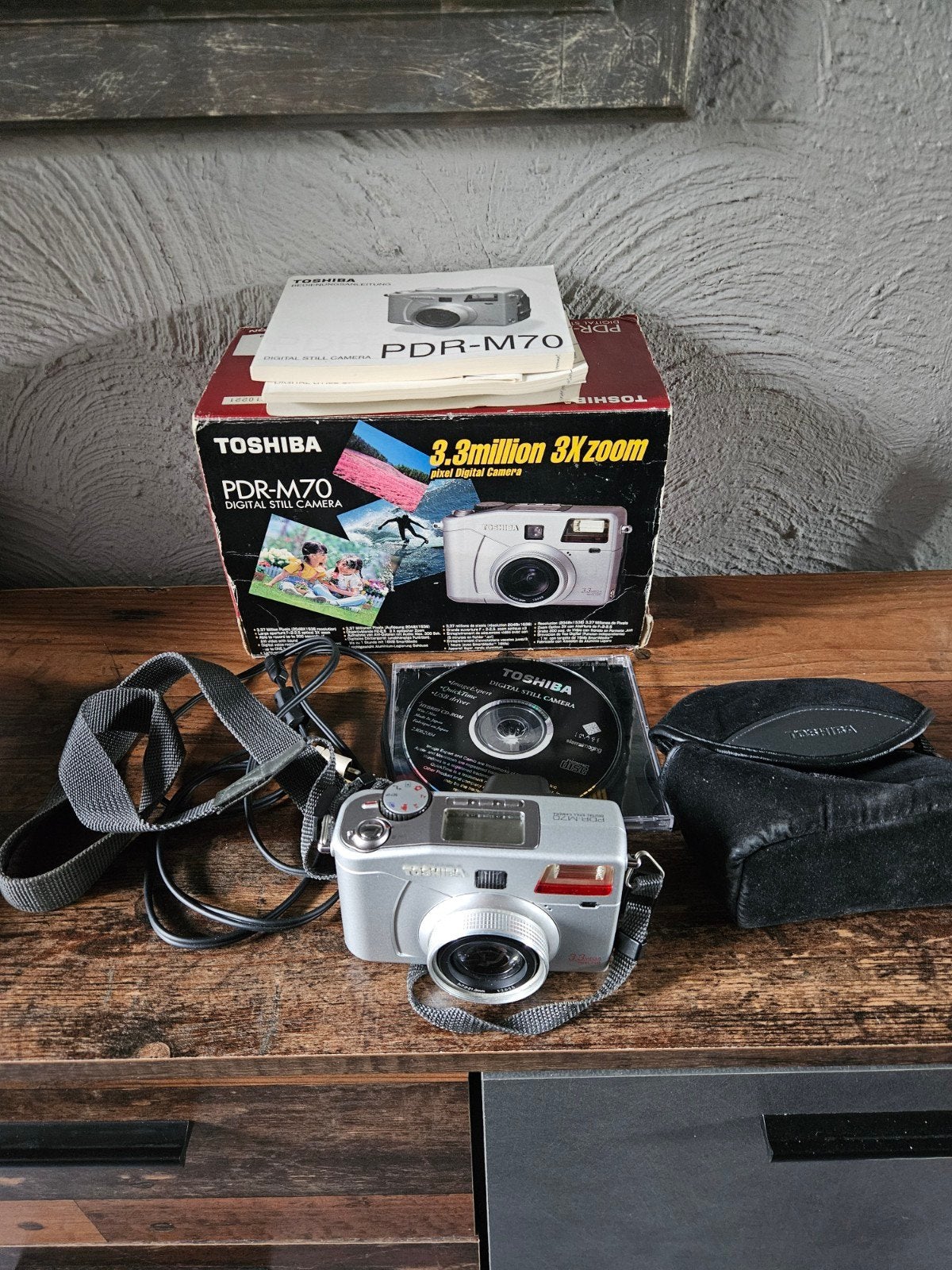 Zgan Toshiba PDR-M70 Digitale Camera met 3.3MP en 3x Zoom, Ingebouwde flitser, Gebruikt, Ophalen of Verzenden, Draagriem