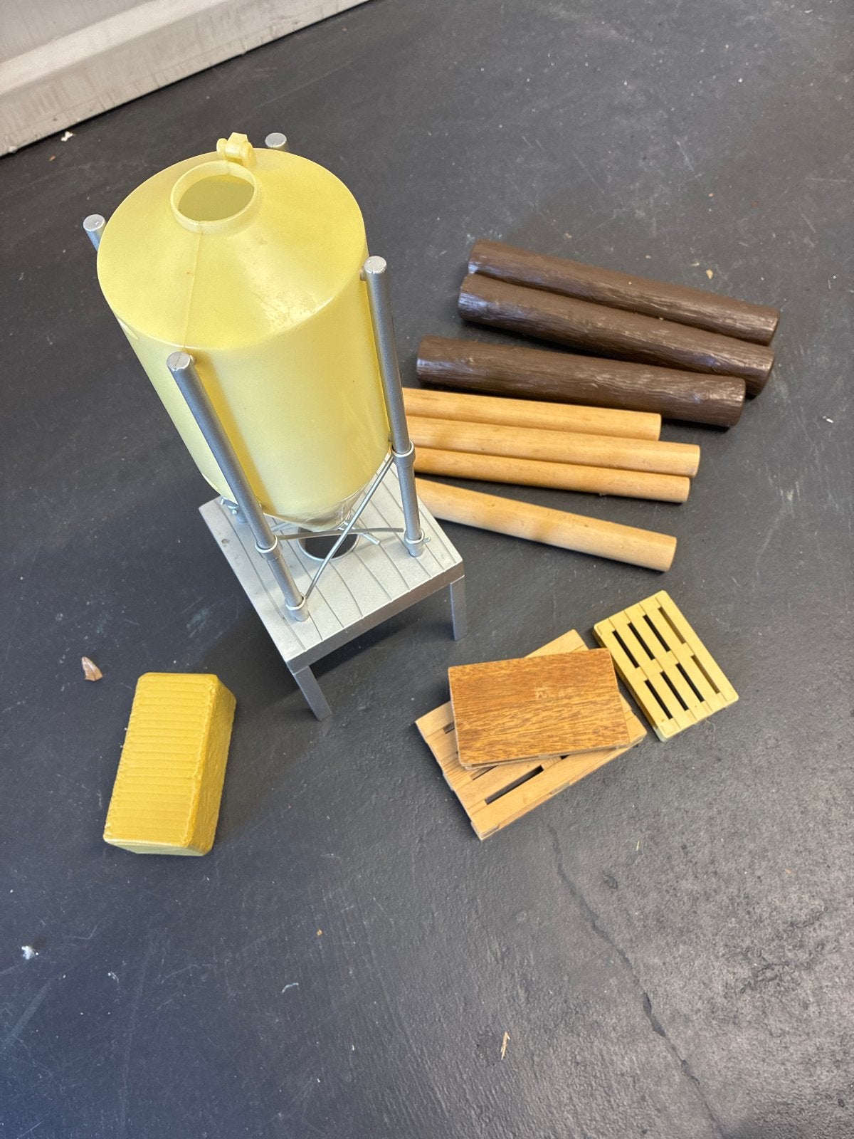 Speelgoed silo met houtblokken en pallets, Ophalen of Verzenden, Gebruikt, Jongen of Meisje