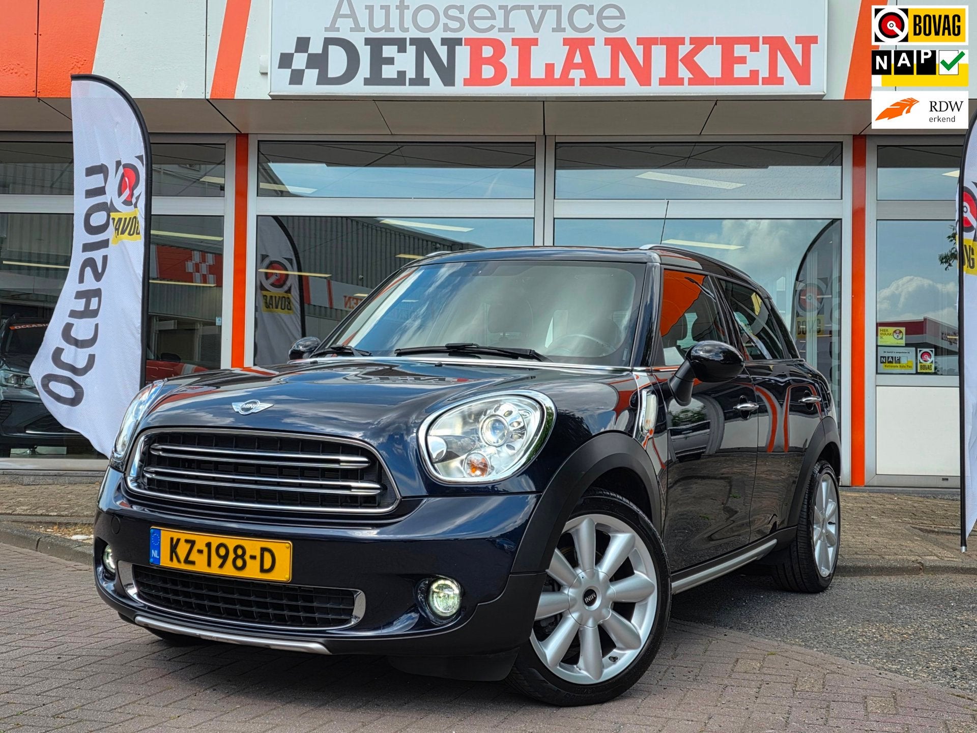 Mini Countryman 1.6 Cooper Pepper BJ.2017 / Panodak / Naviga, Gebruikt, Blauw, 122 pk, Bedrijf