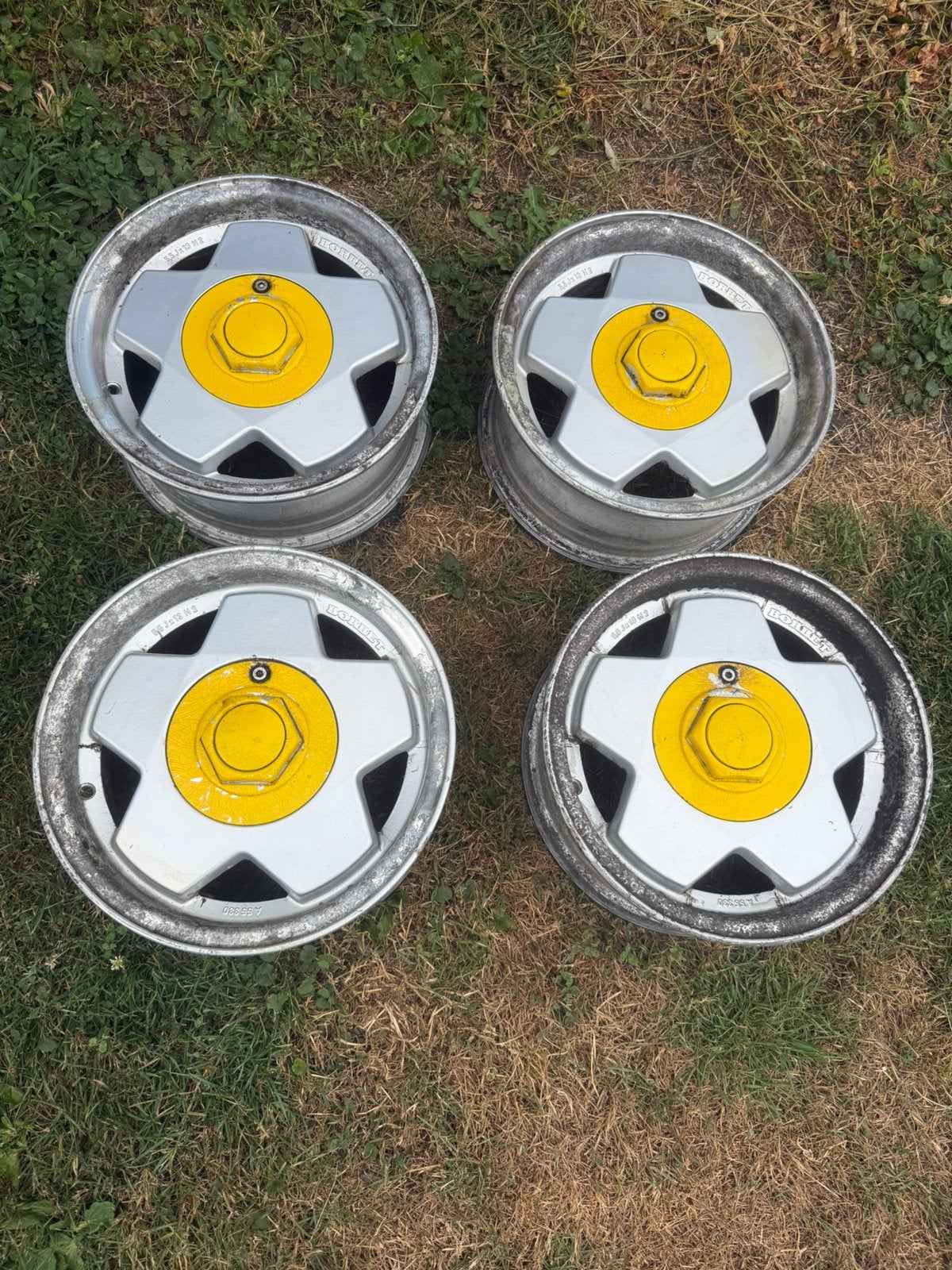 Sportvelgen 13 inch met wieldoppen voor Seat Marbella 1991, Ophalen of Verzenden