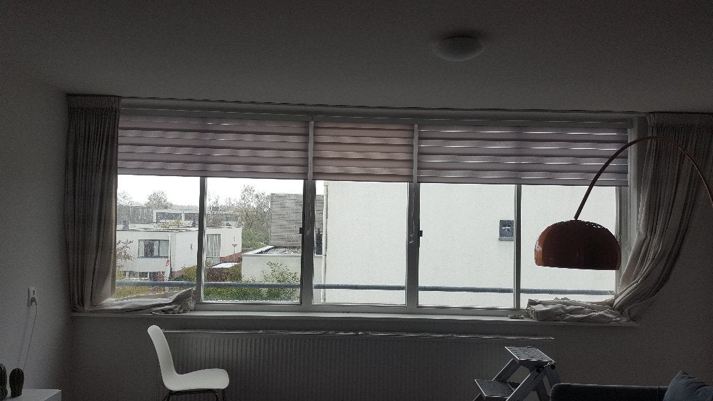 Roljaloezie licht doorlatend licht grijs, Ophalen, Rolgordijn, Zo goed als nieuw, Rolgordijn