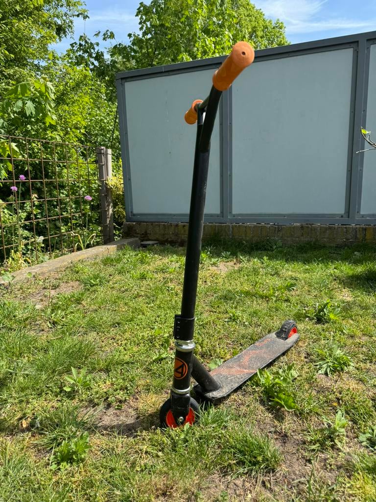 Stuntstep Amigo zwart/oranje, Ophalen, Gebruikt, Overige typen