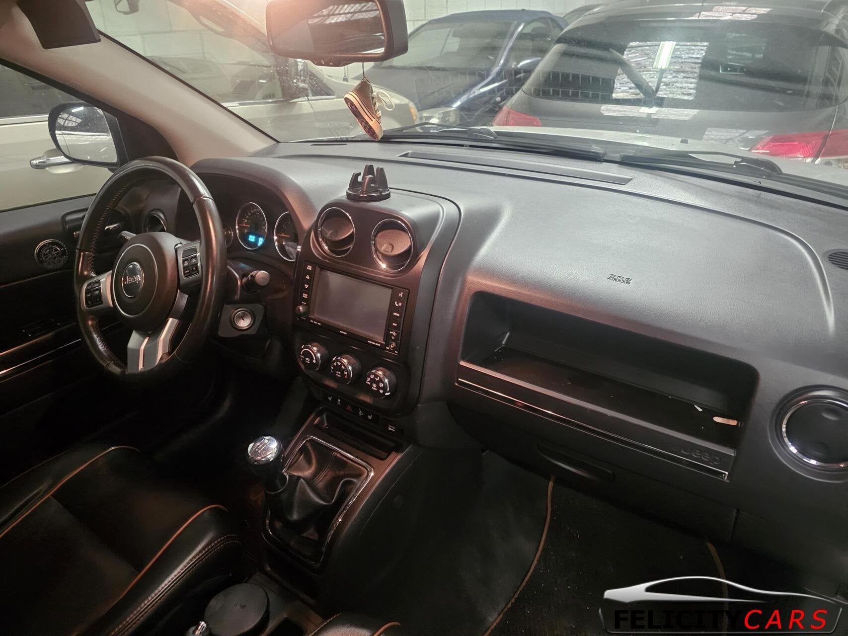 Jeep Compass 2.0 Limited camera leer led srt navi, Auto's, Jeep, 450 kg, Handgeschakeld, Stoelverwarming, SUV of Terreinwagen