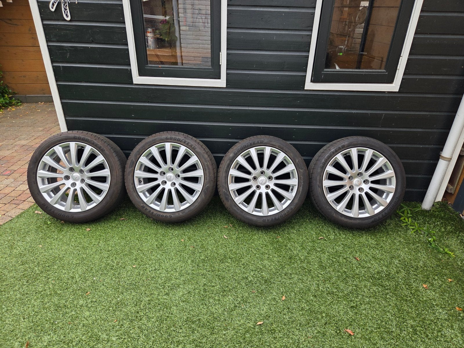 18" schadevrije set velgen met banden 245/45R18, Ophalen, 18 inch, Gebruikt, Banden en Velgen