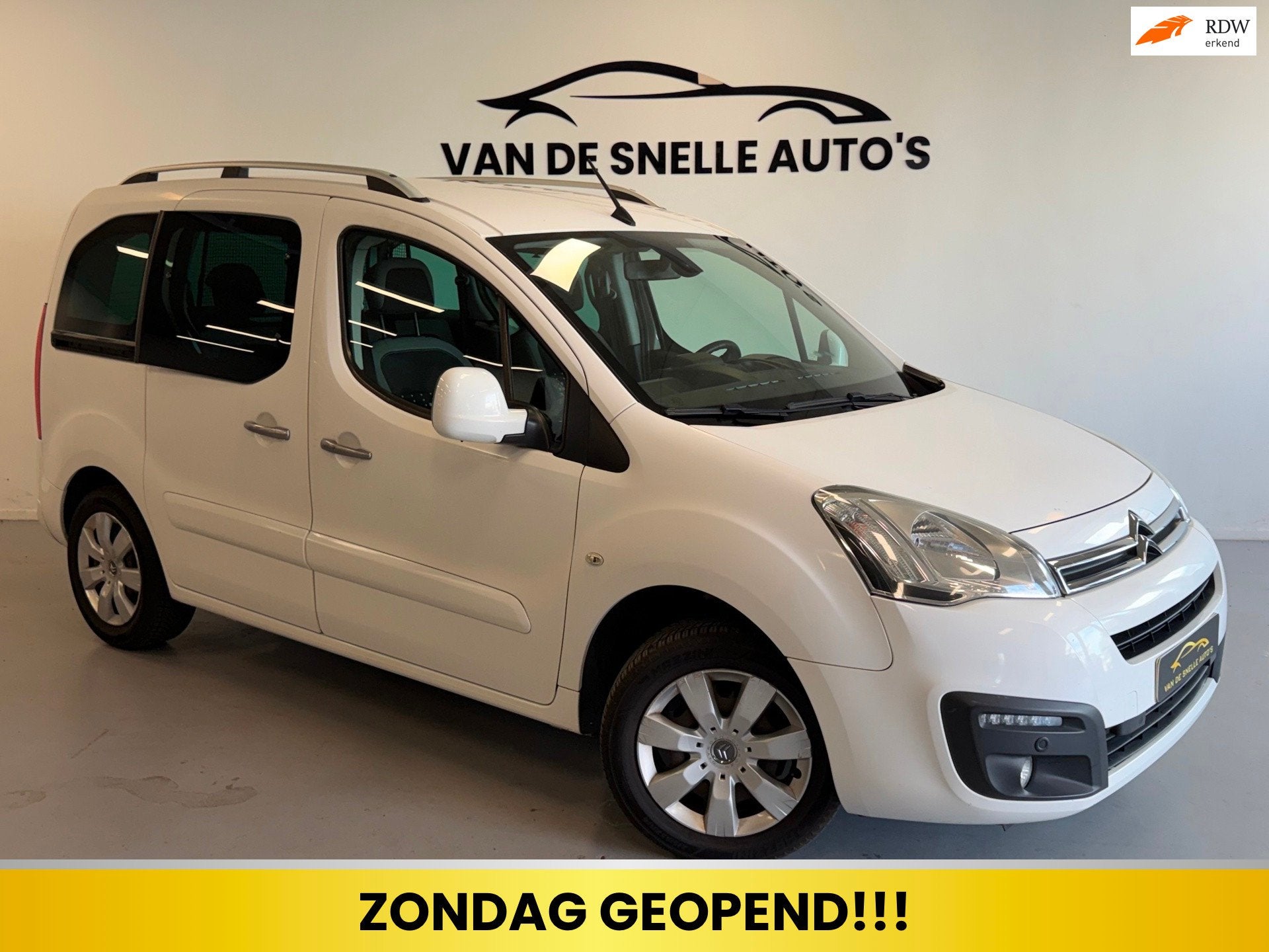 Citroen Berlingo 1.6 VTi Feel CAMERA/PDC/CRUISE/DEALERONDERH, Auto's, Citroën, Voorwielaandrijving, Gebruikt, Wit, 98 pk