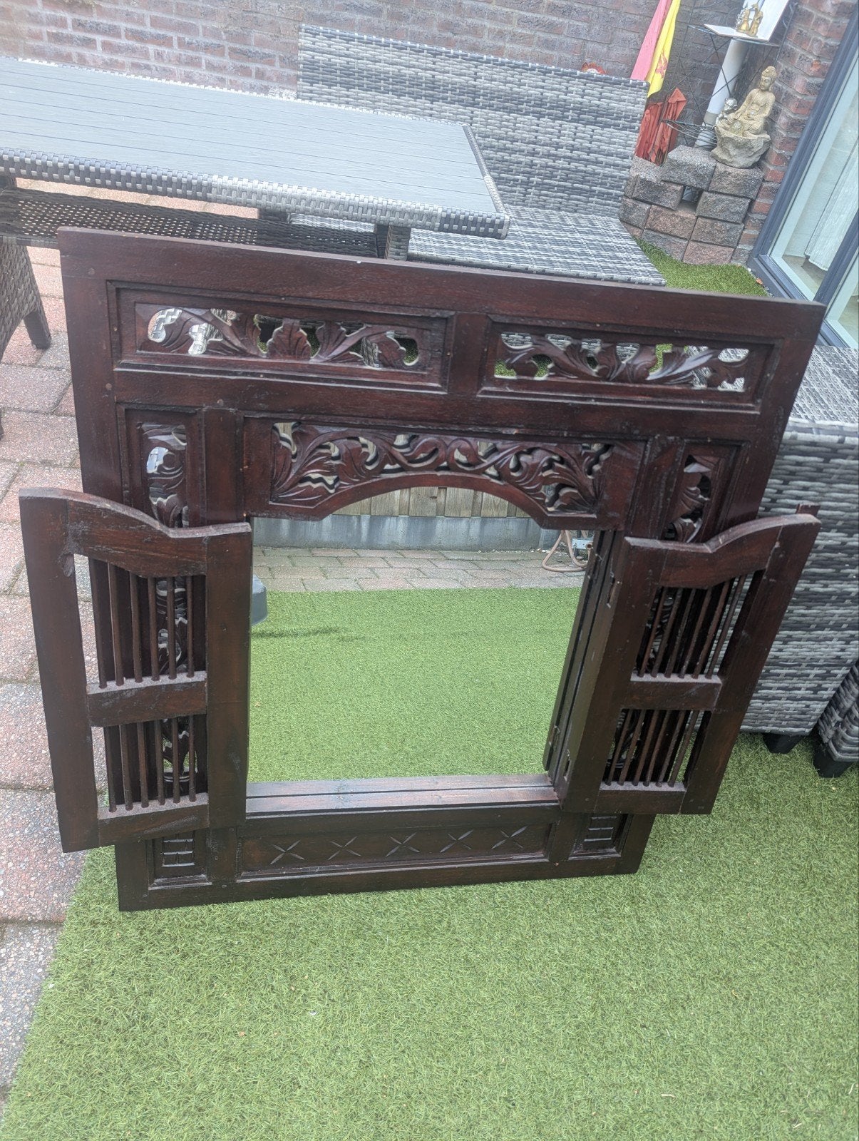 Houten wandspiegel met openstaande luikjes, bruin, Ophalen, Rechthoekig, 50 tot 100 cm, Minder dan 100 cm