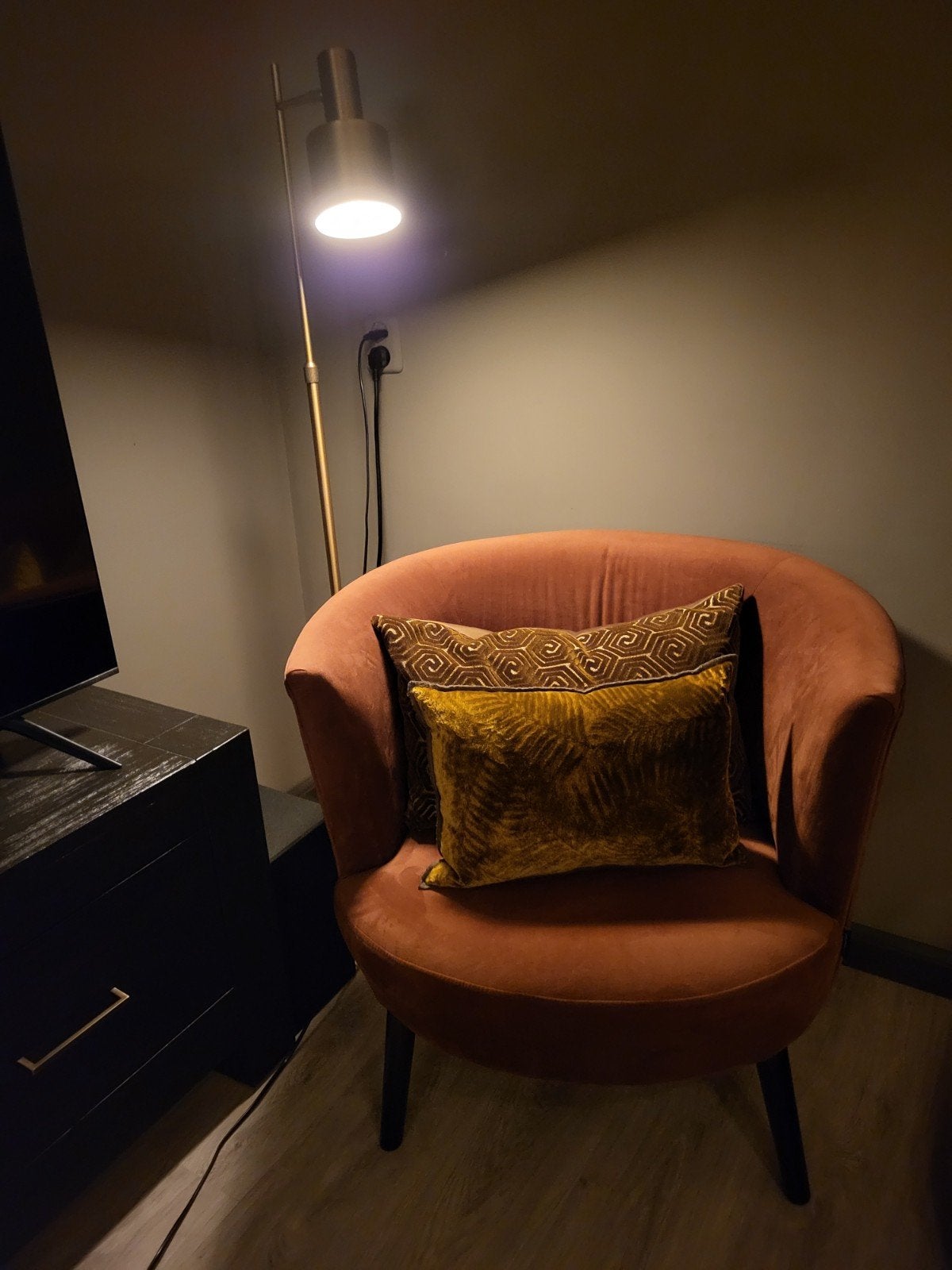 Riverdale fauteuil in koraalkleur,nog zeer goede staat, Ophalen, Eenpersoons, Minder dan 75 cm, Zo goed als nieuw