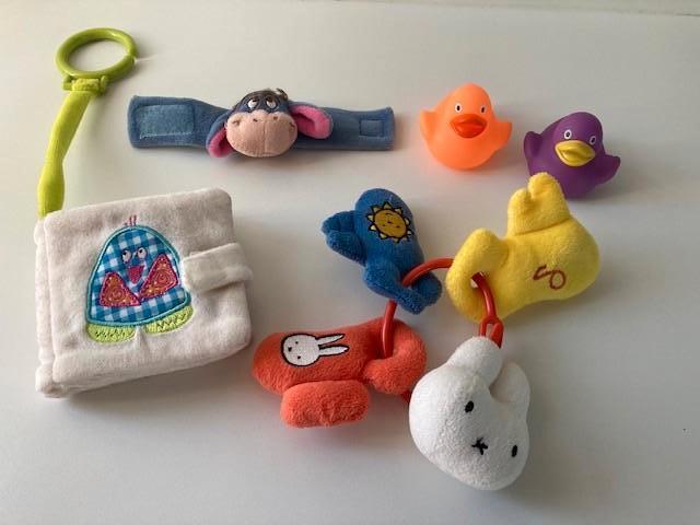 divers baby speelgoed  met geluid oa Nijntje, Disney €2,50, Ophalen of Verzenden, Zo goed als nieuw, Overige typen, Met geluid