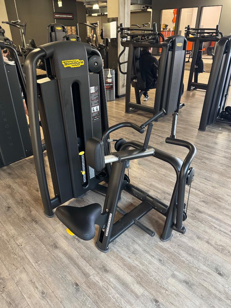 Technogym Selection Pro 900 Low Row, Ophalen, Zo goed als nieuw, Krachtstation