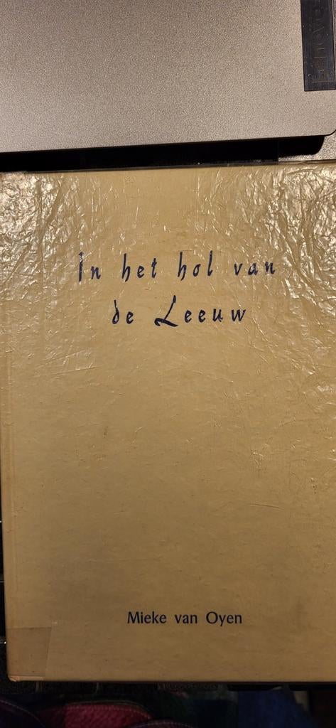 In het hol van de leeuw - Mieke van Oyen, Boeken, Kinderboeken | Jeugd | onder 10 jaar, Gelezen, Fictie algemeen, Ophalen of Verzenden