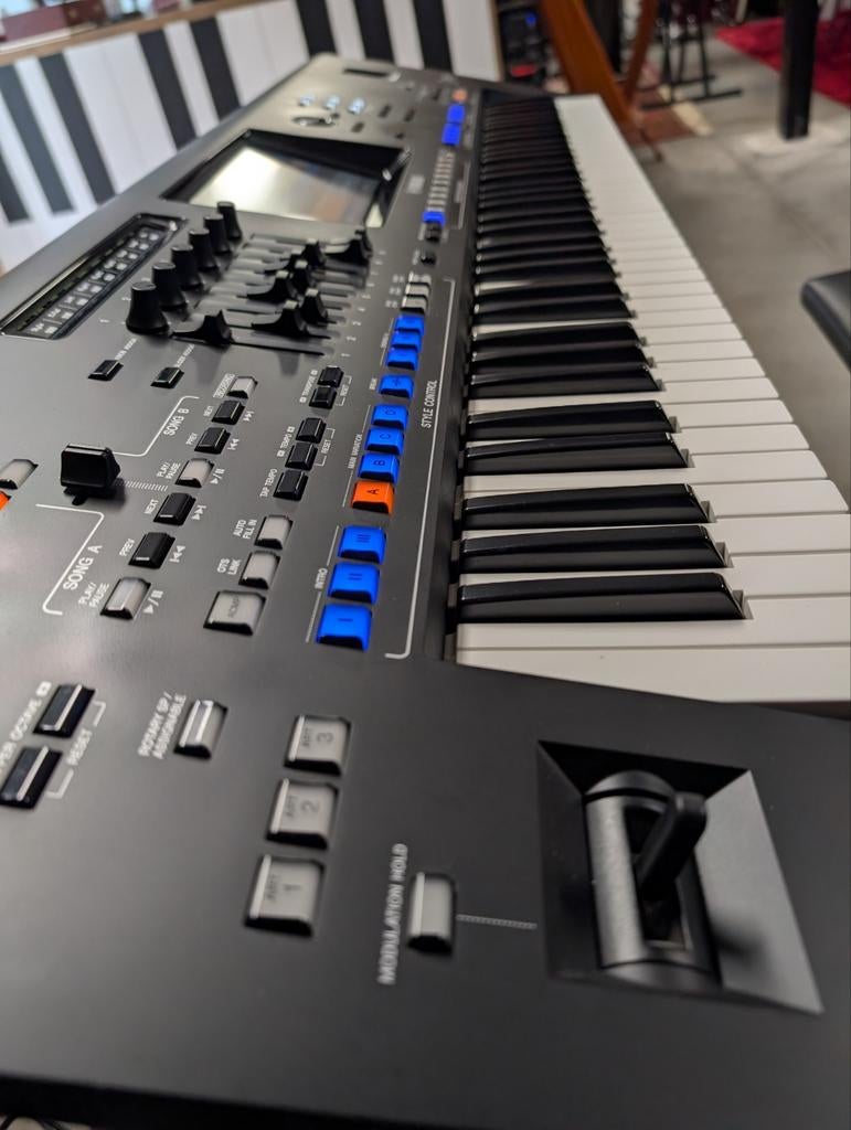 Yamaha Genos | MINT + 2 j Garantie + bladmuziekhouder, Muziek en Instrumenten, Global.inquiry@yamaha.com, Yamaha, Ophalen of Verzenden
