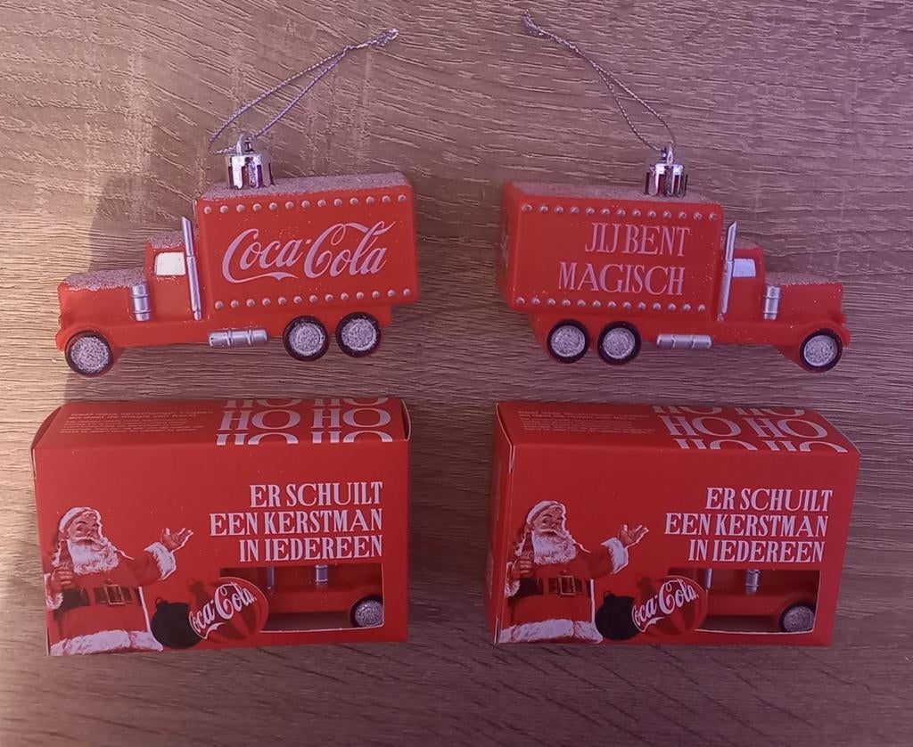 4 Coca-Cola Winter/ Kerst Ornamenten, GlitterHangers in Doos, Diversen, Kerst, Ophalen of Verzenden, Nieuw