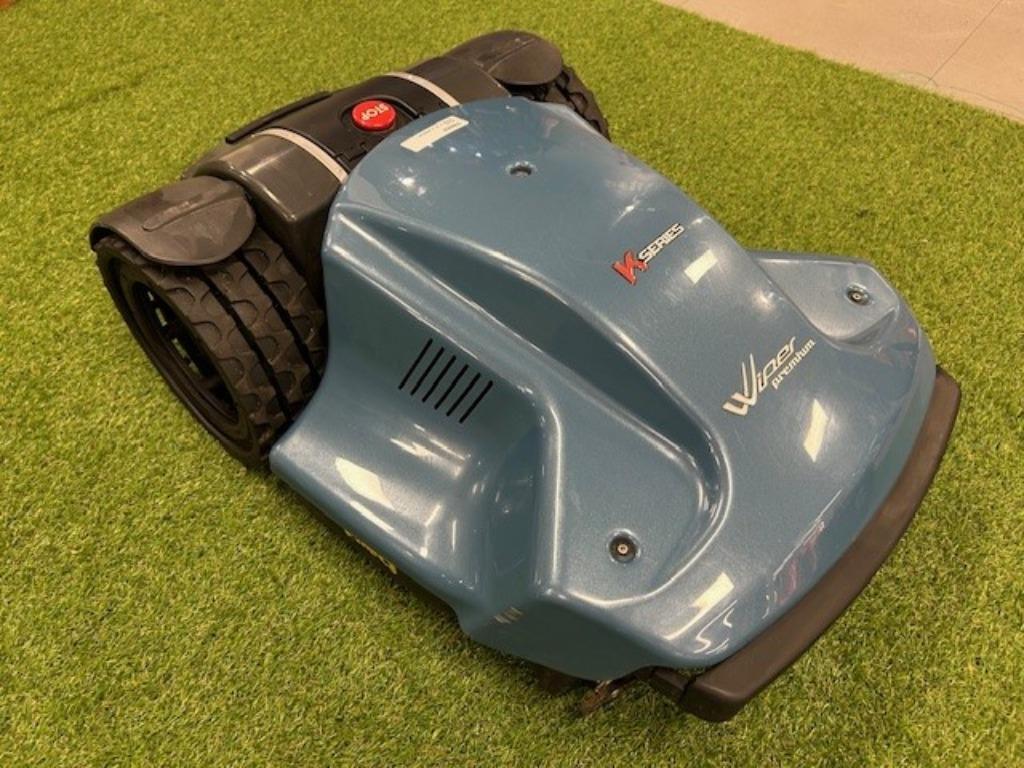 Foto 2 van WIPER KXLS ROBOTMAAIER ( voor grote tuinen)