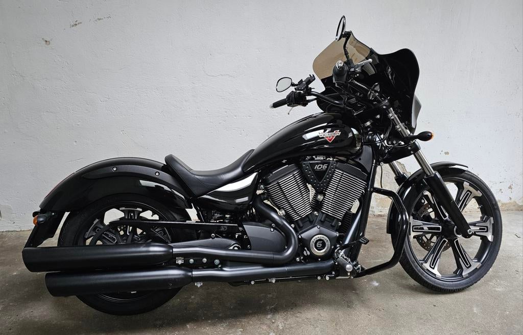 Victory Vegas 8 Ball (2016). Slechts 6646 km. Verzamelobject, Particulier, Chopper