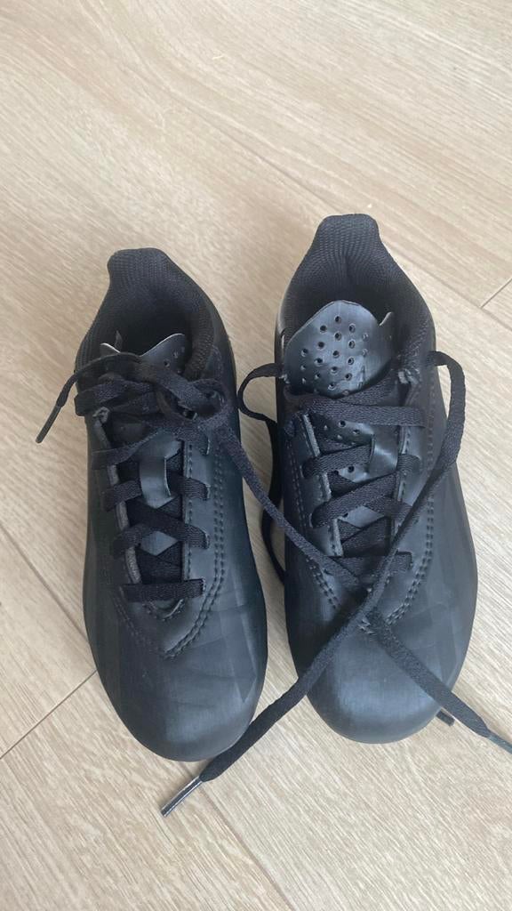 Adidas Voetbalschoenen Maat 30 - Zo goed als nieuw, Ophalen of Verzenden, Zo goed als nieuw, Jongen of Meisje, Sportschoenen