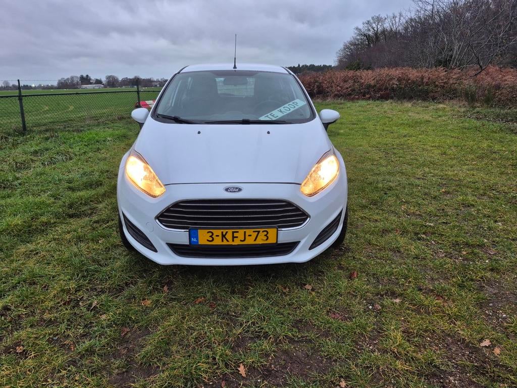 Mooie nette Ford fiesta nieuwe motor!, Stof, 40 €/maand, Zwart, 525 kg