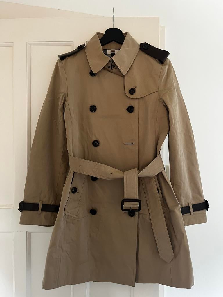 Burberry Trenchcoat - Klassieker!, Kleding | Dames, Jassen | Zomer, Ophalen, Zo goed als nieuw, Maat 36 (S), Beige