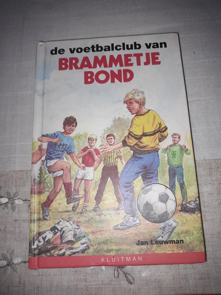 Boek De voetbalclub van BRAMMETJE BLOND - Jan Louwman -, Ophalen of Verzenden, Zo goed als nieuw, Jan Louwman, Fictie algemeen