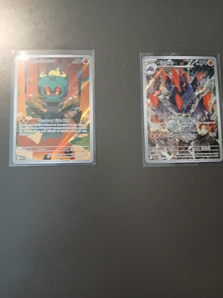 Marshadow 146 en Gigalith 129, Ophalen of Verzenden, Zo goed als nieuw, Meerdere kaarten, Foil