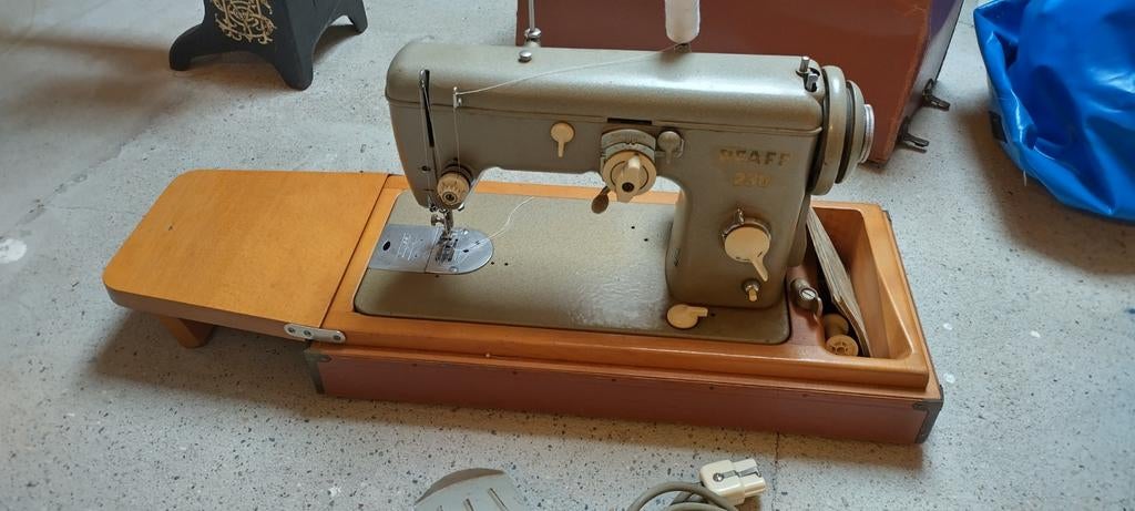 Pfaff 230 naaimachine, Ophalen